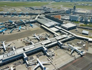 Αεροδόμιο του Άμστερνταμ: Καθηλωμένα τα αεροπλάνα - Πρόβλημα στον πύργο ελέγχου